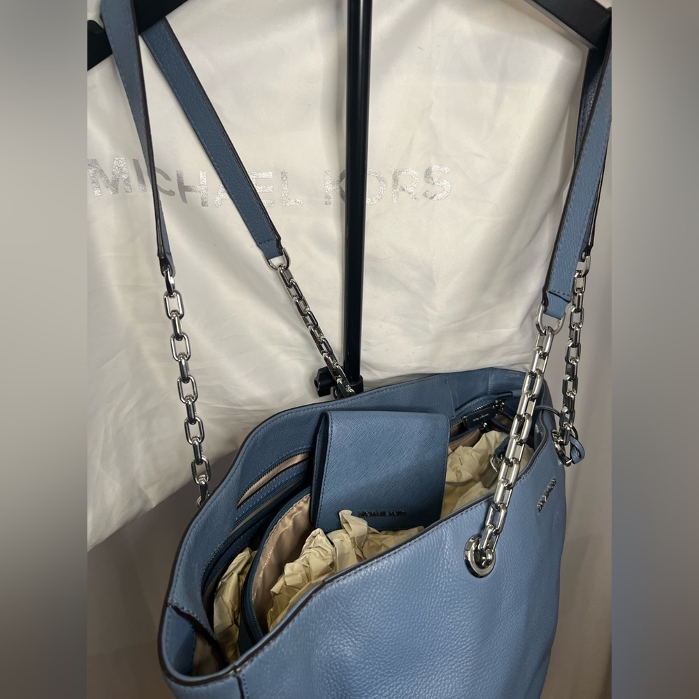 Michael Kors Purse and Wallet set - Picture 3 of 8